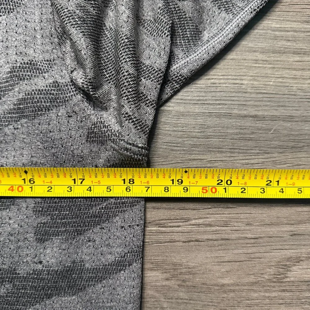 Lululemon Men's Metal Vent Breathe Long Sleeve - Grey - Picture 7 of 8